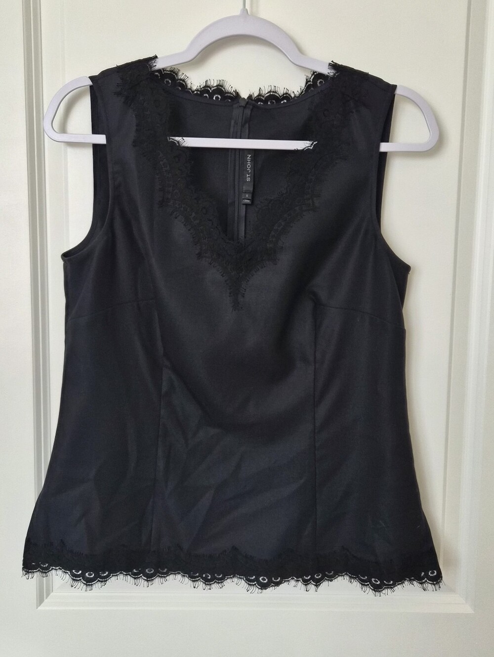ST. JOHN Navy Blue Blouse with Black Lace Trim Women's Size Small